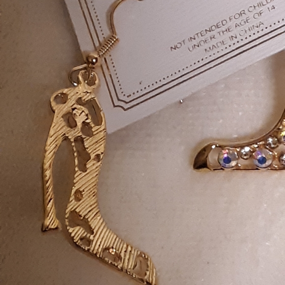 Hollow Heel Gold Irradecent Dangle Earrings NEW RHINESTONE - Picture 7 of 11